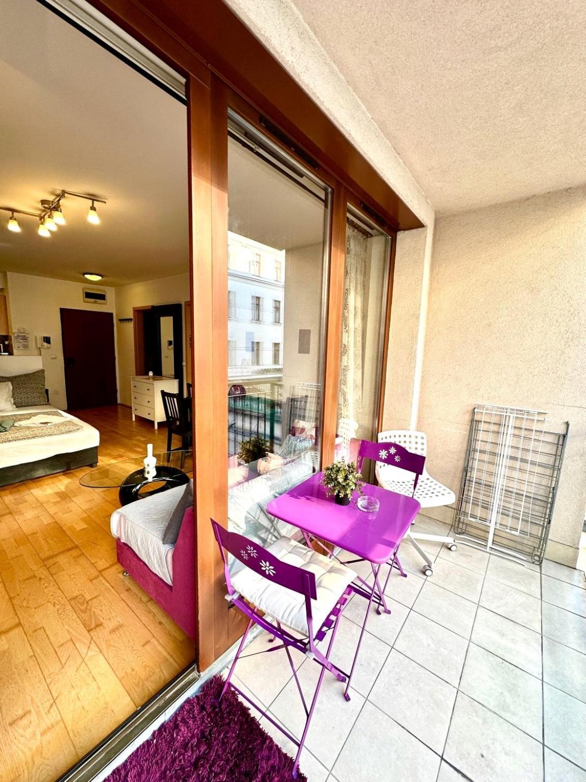 City Center Apartment With Balcony Budapest Kültér fotó
